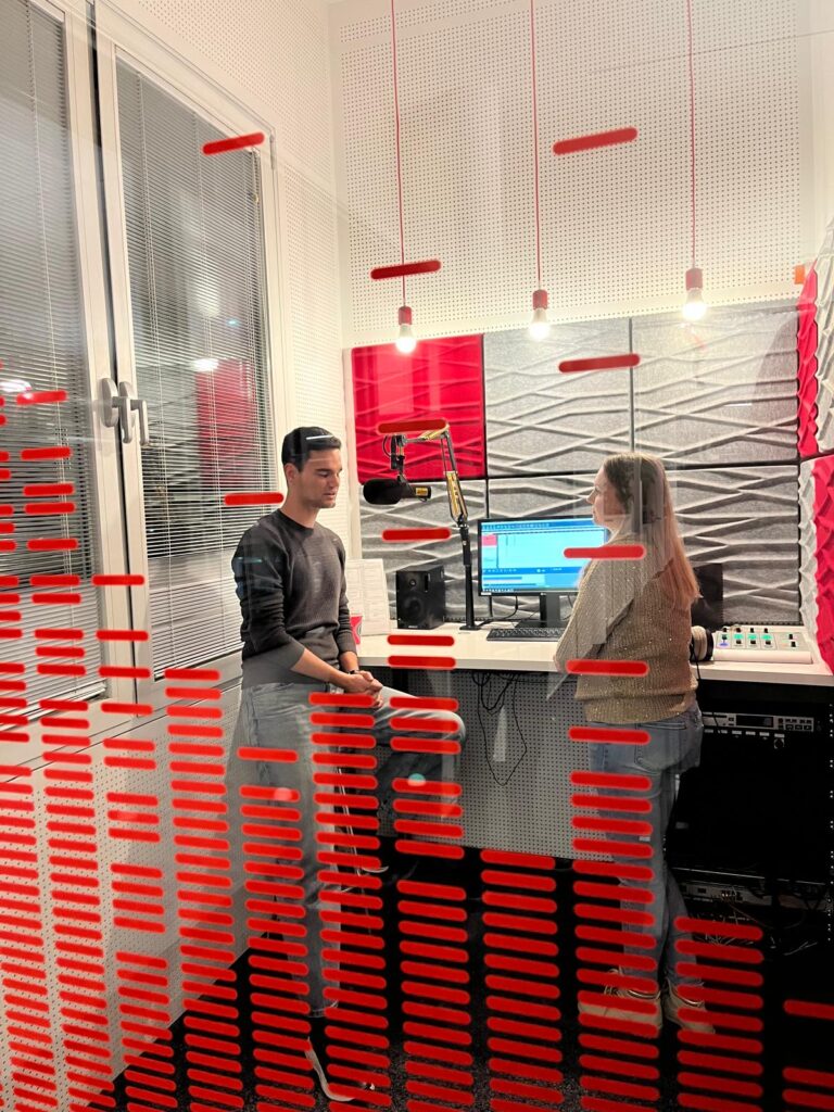 WhatsApp Image 2025-12-09 at 08.48.00